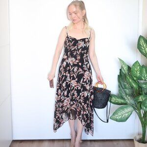 𝅺White House Black Market Floral Asymmetric Hem Size 2